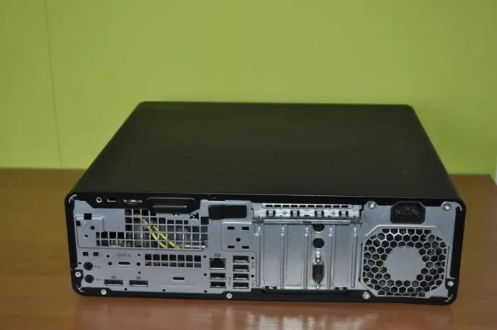 Комп'ютер HP EliteDesk 800 G3 SFF / Intel Core i5-6400 (4 ядра по 2.7 - 3.3 GHz) / 4 GB DDR4 / 250 GB HDD / Intel HD Graphics 530 / Без OC б/в - зображення 6