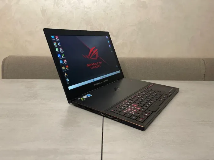 Ігровий ноутбук Asus ROG Zephyrus GX501VI-GZ020T / 15.6" (1920x1080) IPS / Intel Core i7-7700HQ (4 (8) ядра по 2,8 - 3,8 ГГц) / 16 ГБ DDR4 / 1000 ГБ SSD M.2 / nVidia GeForce GTX 1080 Max-Q, 8 ГБ GDDR5X, 256-біт / WebCam б/в - зображення 5