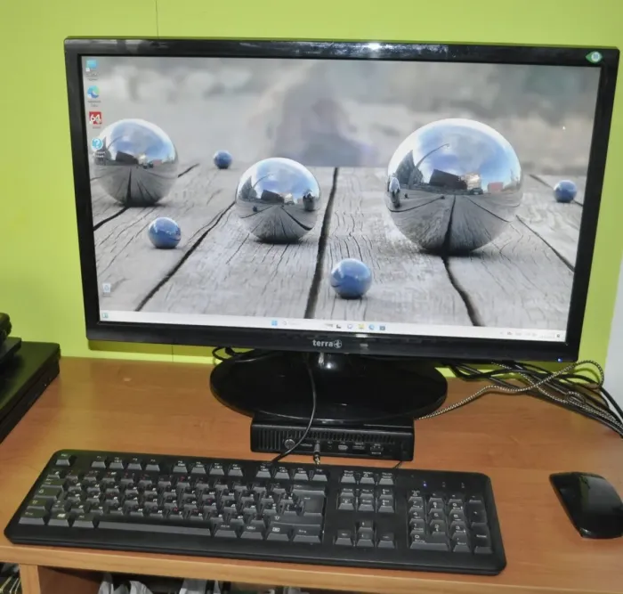 Комплект ПК: HP ProDesk 600 G2 Mini PC USFF / Intel Core i3-6100T (2 (4) ядра по 3.2 GHz) / 8 GB DDR4 / 240 GB SSD / Intel UHD Graphics 530 / USB Wi-Fi + Монітор Б-клас Terra 2420W / 24" (1920x1080) TN + Windows 11 Pro б/в - зображення 9