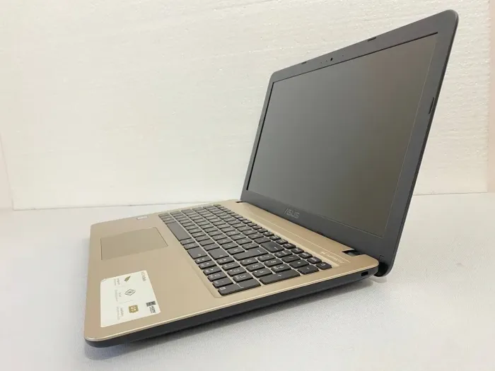 Ноутбук Asus VivoBook X540UAR / 15.6" (1920x1080) TN / Intel Core i5-8250U (4 (8) ядра по 1.6 - 3.4 GHz) / 8 GB DDR4 / 240 GB SSD / Intel UHD Graphics 620 / WebCam / HDMI б/в - зображення 5