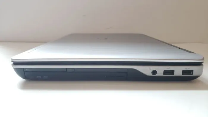 Ігровий ноутбук Dell Latitude E6540 / 15.6" (1920x1080) TN / Intel Core i7-4800MQ (4 (8) ядра по 2.7 - 3.7 GHz) / 16 GB DDR3 / 256 GB SSD + 750 GB HDD / AMD Radeon HD 8790M, 2 GB GDDR5, 128-bit / WebCam б/в - зображення 5