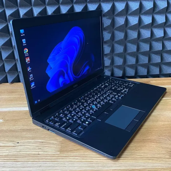 Ноутбук Dell Latitude 5580 / 15.6" (1920x1080) TN / Intel Core i5-6300U (2 (4) ядра по 2.4 - 3.0 GHz) / 8 GB DDR4 / 256 GB SSD / Intel HD Graphics 520 / WebCam / HDMI б/в - зображення 5