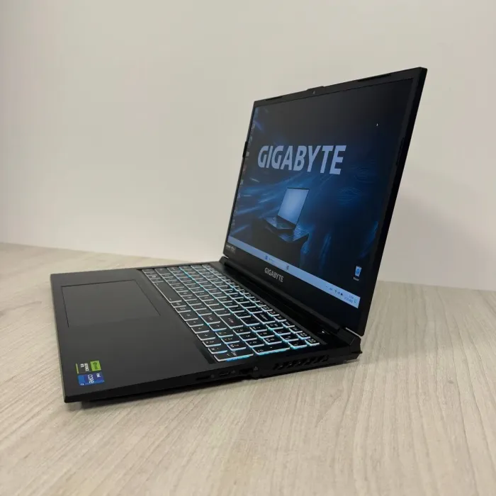 Ігровий ноутбук Gigabyte G6 KF / 16" (1920x1200) IPS / Intel Core i7-13620H (10 (16) ядер по 3,6 - 4,9 ГГц) / 16 ГБ DDR5 / 1000 ГБ SSD / nVidia GeForce RTX 4060, 8 ГБ GDDR6, 128-біт / Веб-камера б/в - зображення 5