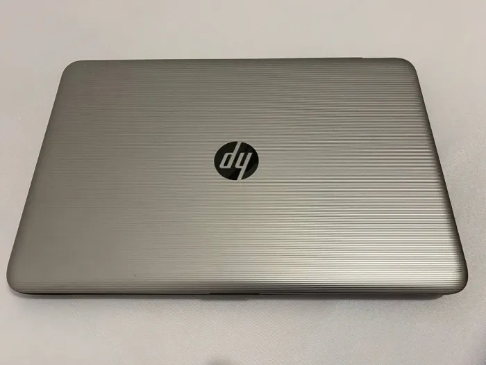 Ноутбук Б-клас HP 15-ay102nf / 15.6" (1366x768) TN / Intel Core i5-7200U (2 (4) ядра по 2.5 - 3.1 GHz) / 8 GB DDR4 / 128 GB SSD / AMD Radeon R5 M330, 2 GB DDR3, 64-bit / WebCam / DVD-RW б/в - зображення 7