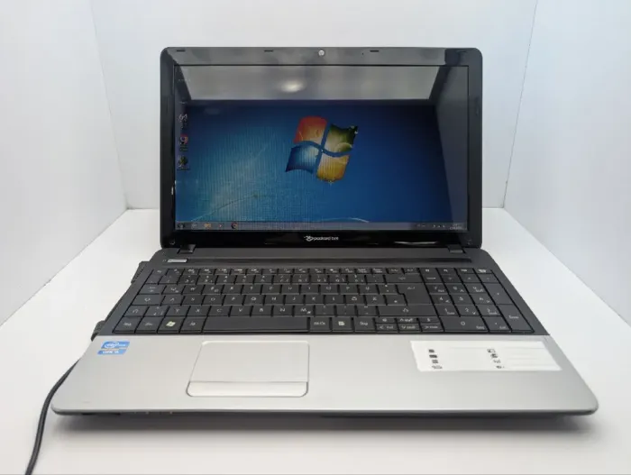 Ноутбук Packard Bell TE11HC / 15.6" (1366x768) TN / Intel Core i5-3210M (2 (4) ядра по 2.5 - 3.1 GHz) / 6 GB DDR3 / 320 GB HDD / Intel HD Graphics 4000 / WebCam / DVD-ROM б/в - зображення 2