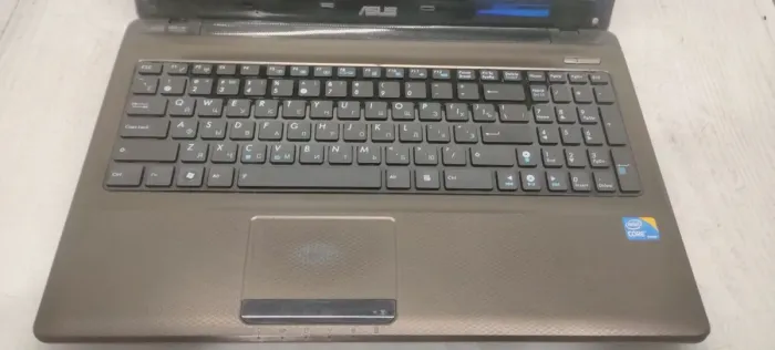 Ноутбук Б-клас Asus X52F / 15.6" (1366x768) TN / Intel Core i5-460M (2 (4) ядра по 2.53 - 2.8 GHz) / 4 GB DDR3 / 120 GB SSD / Intel HD Graphics / WebCam / DVD-ROM б/в - зображення 4