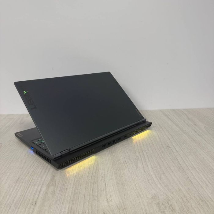 Ігровий ноутбук Lenovo Legion 7 15IMHg05 / 15.6" (1920x1080) IPS / Intel Core i7-10875H (8 (16) ядер по 2,3 - 5,1 ГГц) / 16 ГБ DDR4 / 512 ГБ SSD / nVidia GeForce RTX 2080 Super Max-Q, 8 ГБ GDDR6, 256-біт / WebCam б/в - изображение 7