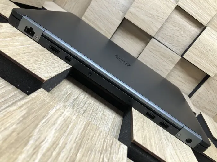 Ультрабук Dell Latitude E7470 / 14" (1920x1080) IPS / Intel Core i5-6300U (2 (4) ядра по 2.4 - 3.0 GHz) / 8 GB DDR4 / 256 GB SSD M.2 / Intel HD Graphics 520 / WebCam / HDMI б/в - зображення 8