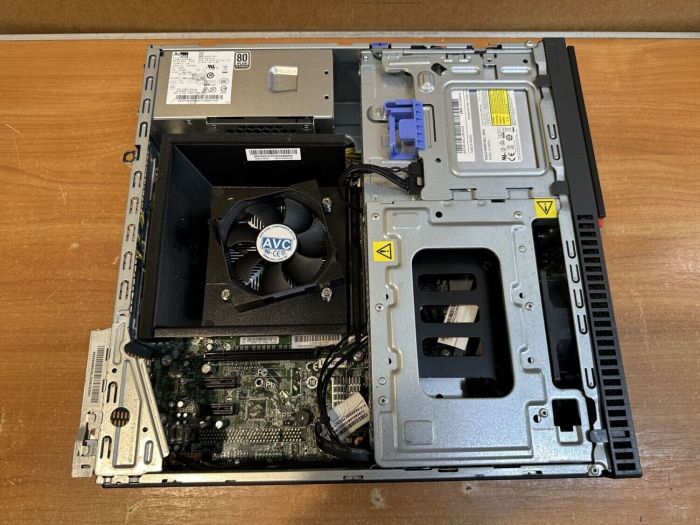 Комп'ютер Lenovo ThinkCentre M700 SFF / Intel Core i5-6500 (4 ядра по 3.2 - 3.6 GHz) / 8 GB DDR4 / 240 GB SSD / Intel HD Graphics 530 / 210W / DVD-RW / DisplayPort б/в - зображення 12