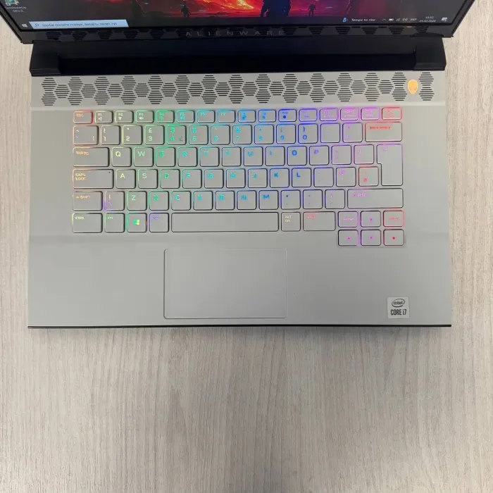Ігровий ноутбук Б-класу Dell Alienware m15 R3 / 15,6" (1920x1080) IPS / Intel Core i7-10750H (6 (12) ядер по 2,6 - 5,0 ГГц) / 16 ГБ DDR4 / 256 ГБ SSD / nVidia GeForce RTX 2070 Super, 8 ГБ GDDR6, 256-біт б/в - зображення 4