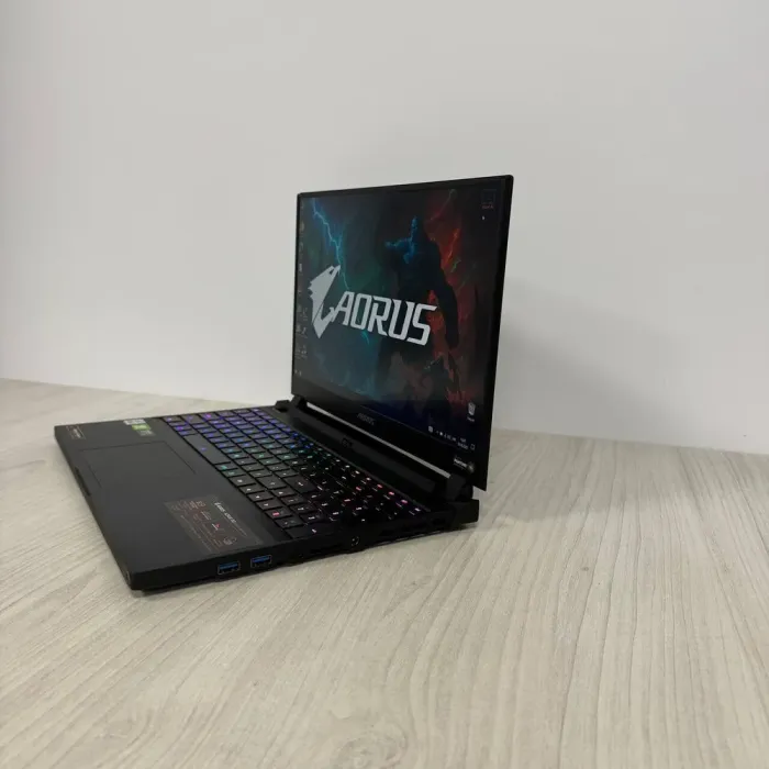 Ігровий ноутбук Б-класу Gigabyte Aorus 15G YC / 15.6" (1920x1080) IPS / Intel Core i7-10870H (8 (16) ядер по 2.2 - 5.0 GHz) / 16 GB DDR4 / 1000 GB SSD NVMe / nVidia GeForce RTX 3080, 16 GB GDDR6, 256-bit / WebCam б/в - зображення 5