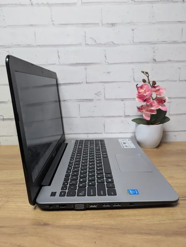 Ноутбук Asus R556L / 15.6" (1920x1080) TN / Intel Core i5-5200U (2 (4) ядра по 2.2 - 2.7 GHz) / 8 GB DDR3 / 256 GB SSD / Intel HD Graphics 5500 / WebCam б/в - зображення 3
