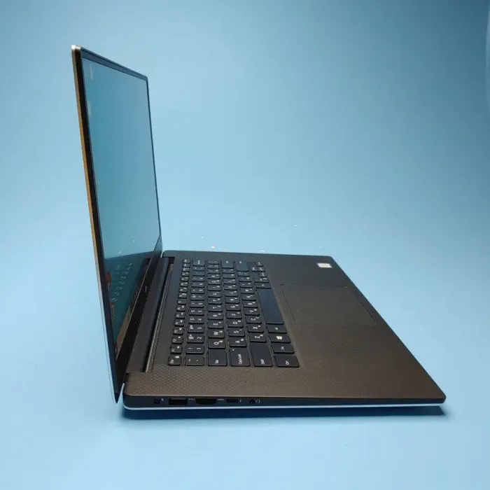 Ігровий ноутбук Dell XPS 15 9550 / 15.6" (1920x1080) IPS / Intel Core i7-6700HQ (4 (8) ядра по 2.6 - 3.5 GHz) / 16 GB DDR4 / 256 GB SSD / nVidia GeForce GTX 960M, 2 GB GDDR5, 128-bit / WebCam / Win 10 Pro б/в - зображення 3