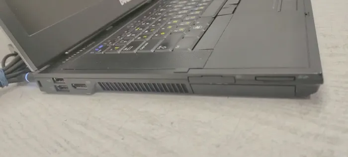 Ноутбук Dell Latitude E6510 / 15.6" (1920x1080) TN / Intel Core i7-640M (2 (4) ядра по 2.8 - 3.46 GHz) / 8 GB DDR3 / 256 GB SSD / nVidia NVS 3100M, 512 MB GDDR3, 64-bit / WebCam / DVD-ROM б/в - зображення 4