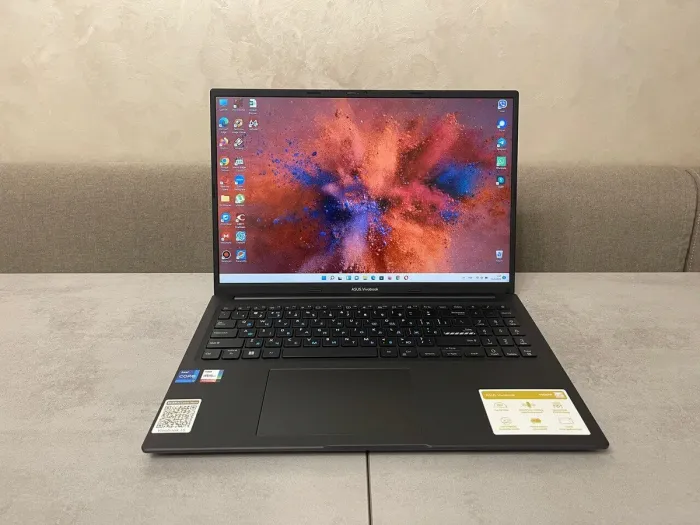 Ноутбук Asus VivoBook F1605ZA-WS74 / 16" (1920x1080) IPS / Intel Core i7-1255U (10 (12) ядер по 3.5 - 4.7 GHz) / 24 GB DDR4 / 1000 GB SSD M.2 / Intel Iris Xe Graphics / WebCam б/в - зображення 2