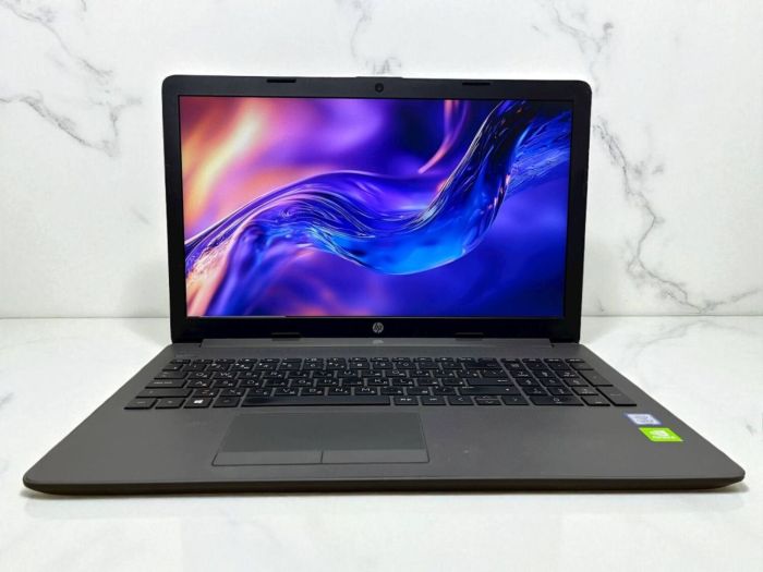 Ноутбук HP 250 G7 / 15.6" (1920x1080) TN / Intel Core i3-7020U (2 (4) ядра по 2.3 GHz) / 8 GB DDR4 / 256 GB SSD / Intel HD Graphics 620 / WebCam б/в - зображення 2
