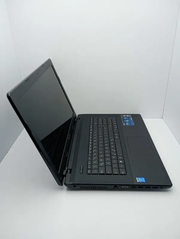 Ноутбук Asus X75 / 17.3" (1600x900) TN / Intel Pentium 2020M (2 ядра 2.4 GHz) / 6 GB DDR3 / 120 GB SSD / Intel HD Graphics / WebCam / HDMI б/в - зображення 5