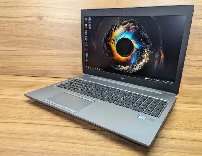 Ноутбук робоча станція HP zBook 15 G5 / 15.6" (1920x1080) IPS / Intel Core i5-8300H (4 (8) ядра по 2.3 - 4.0 GHz) / 16 GB DDR4 / 480 GB SSD / Intel UHD Graphics 630 / WebCam / TouchID / Windows 10 б/в - зображення 3