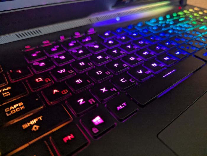 Ігровий ноутбук Asus ROG Strix G733Q / 17,3" (1920x1080) IPS / AMD Ryzen 9 5900HX (8 (16) ядер по 3,3 - 4,6 ГГц) / 32 ГБ DDR4 / 1000 ГБ SSD / nVidia GeForce RTX 3080, 8 ГБ GDDR6, 256-bit / Windows 11 б/в - зображення 7