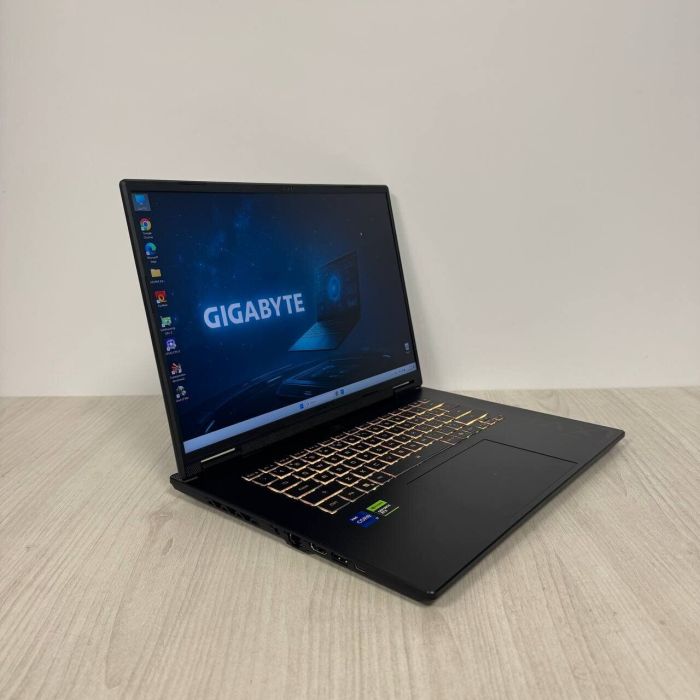 Ігровий ноутбук Gigabyte Gaming A16 CVH / 16" (2560x1600) IPS / Intel Core i7-13620H (10 (16) ядер по 2,4 - 4,9 ГГц) / 32 ГБ DDR5 / 1000 ГБ SSD NVMe / nVidia GeForce RTX 5060, 8 ГБ GDDR7, 128-біт / Веб-камера б/в - зображення 4