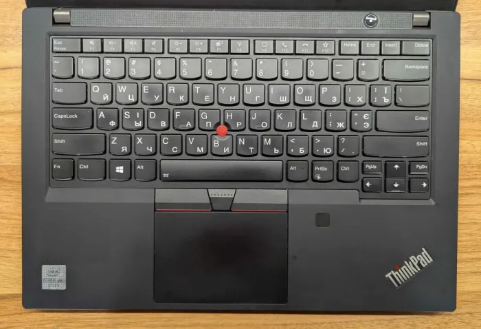 Ультрабук Lenovo ThinkPad T14 Gen 1 / 14" (1920x1080) IPS / Intel Core i5-10310U (4 (8) ядра по 1.7 - 4.4 GHz) / 32 GB DDR4 / 512 GB SSD / Intel UHD Graphics / WebCam / TouchID / Windows 10 б/в - зображення 3