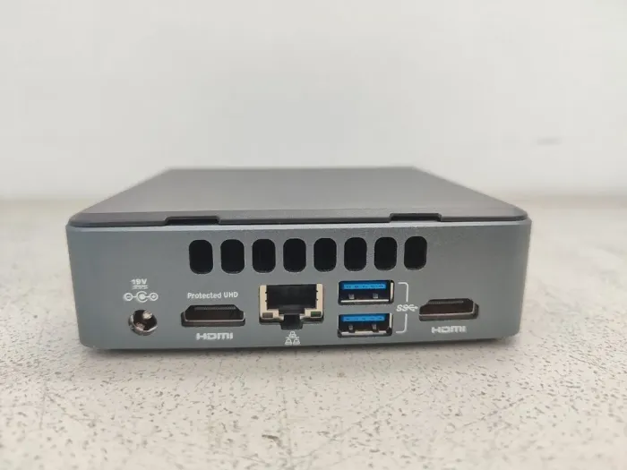 Неттоп Intel NUC (NUC7I3DNK) USFF / Intel Core i3-7100U (2 (4) ядра по 2.4 GHz) / 8 GB DDR4 / 128 GB SSD / Intel HD Graphics 620 / Wi-Fi / Bluetooth б/в - зображення 4