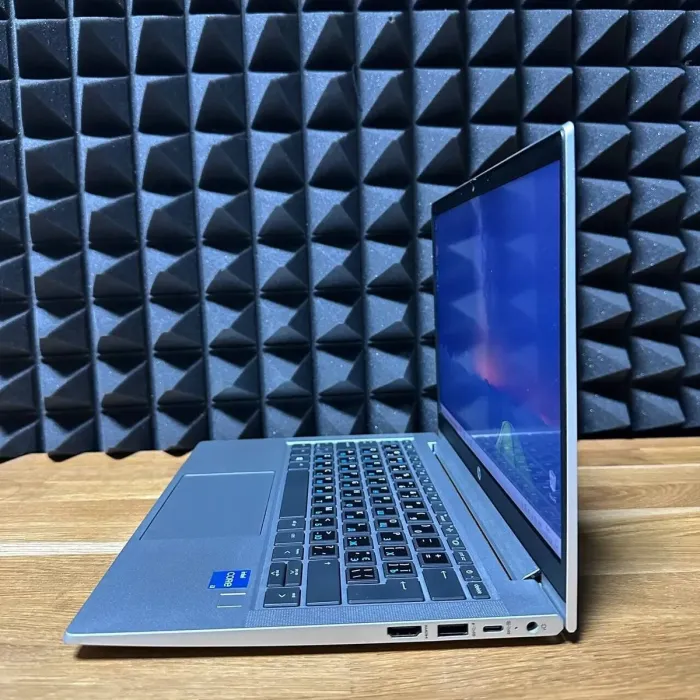 Ультрабук HP ProBook 430 G8 / 13.3" (1366x768) TN / Intel Core i3-1115G4 (2 (4) ядра по 4.1 GHz) / 8 GB DDR4 / 128 GB SSD / Intel UHD Graphics / WebCam б/в - зображення 4