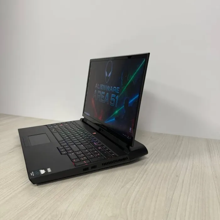 Ігровий ноутбук Б-класу Dell Alienware Area 51m / 17,3" (1920x1080) IPS / Intel Core i7-9700K (8 ядер по 3,6 - 4,9 ГГц) / 16 ГБ DDR4 / 512 ГБ SSD M.2 + 1000 ГБ HDD / nVidia GeForce RTX 2060, 6 ГБ GDDR6, 192-bit / WebCam б/в - зображення 5