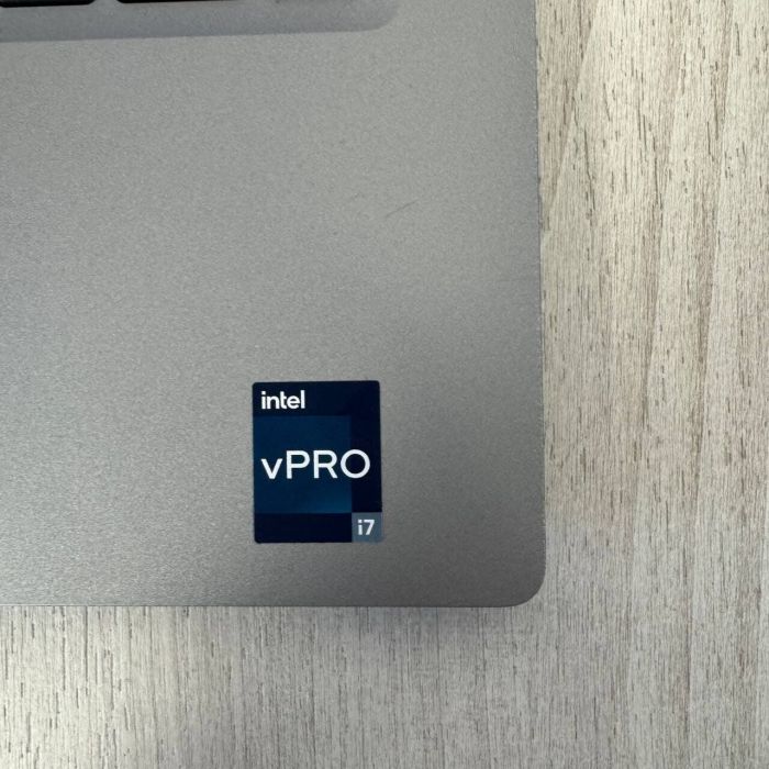 Ультрабук Dell Latitude 5330 / 13.3" (1920x1080) IPS / Intel Core i7-1265U (10 (12) ядер по 3.6 - 4.8 GHz) / 32 GB DDR4 / 512 GB SSD / Intel Iris X Graphics / WebCam б/в - зображення 4