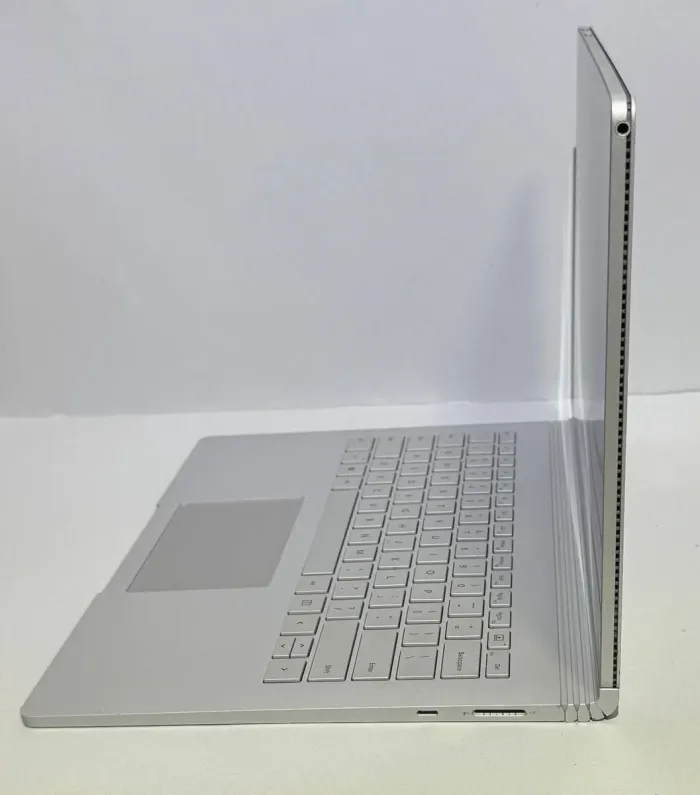 Ультрабук-трансформер Microsoft Surface Book 2 / 13.5" (3000x2000) IPS Touch / Intel Core i5-7300U (2 (4) ядра по 2.6 - 3.5 GHz) / 8 GB DDR3 / 256 GB SSD / Intel HD Graphics 620 / WebCam б/в - зображення 6