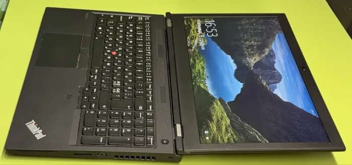 Мобільна робоча станція Lenovo Thinkpad P15 Gen 1 / 15.6" (1920x1080) IPS / Intel Core i7-10750H (6 (12) ядер по 2.6 - 5.0 GHz) / 32 GB DDR4 / 512 GB SSD / nVidia Quadro T2000, 4 GB GDDR5, 128-bit / WebCam / TouchID б/у - зображення 3