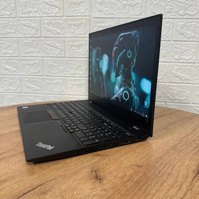 Мобільна робоча станція Б-клас Lenovo ThinkPad P52s / 15.6" (1920x1080) IPS / Intel Core i5-8350U (4 (8) ядра по 1.7 - 3.6 GHz) / 16 GB DDR4 / 512 GB SSD / nVidia Quadro P500, 2 GB GDDR5, 64-bit / WebCam б/в - зображення 5