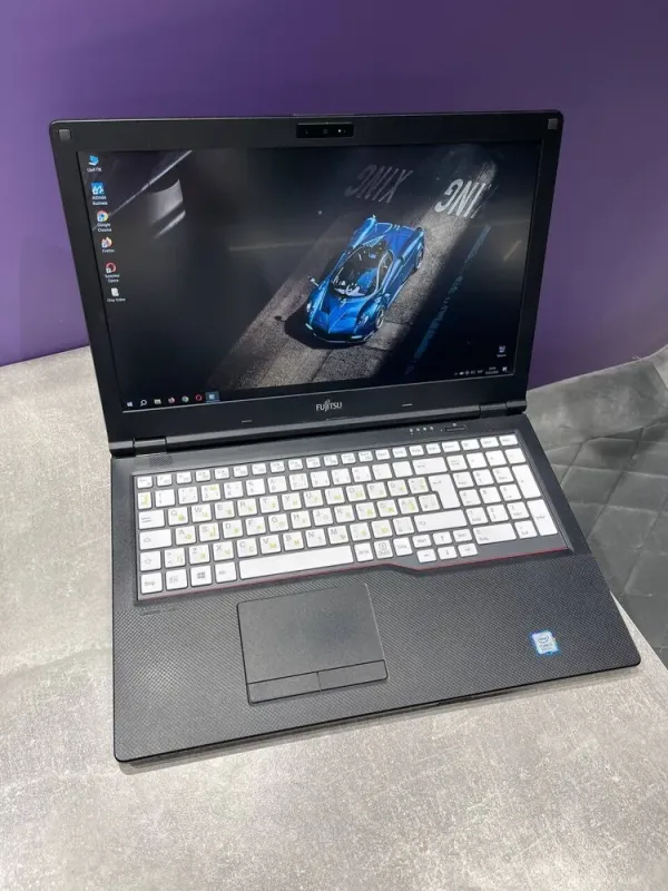 Ультрабук Fujitsu Lifebook E559 / 15.6" (1920x1080) IPS / Intel Core i5-8250U (4 (8) ядра по 1.6 - 3.4 GHz) / 16 GB DDR4 / 240 GB SSD / Intel UHD Graphics 620 / WebCam б/в - зображення 2