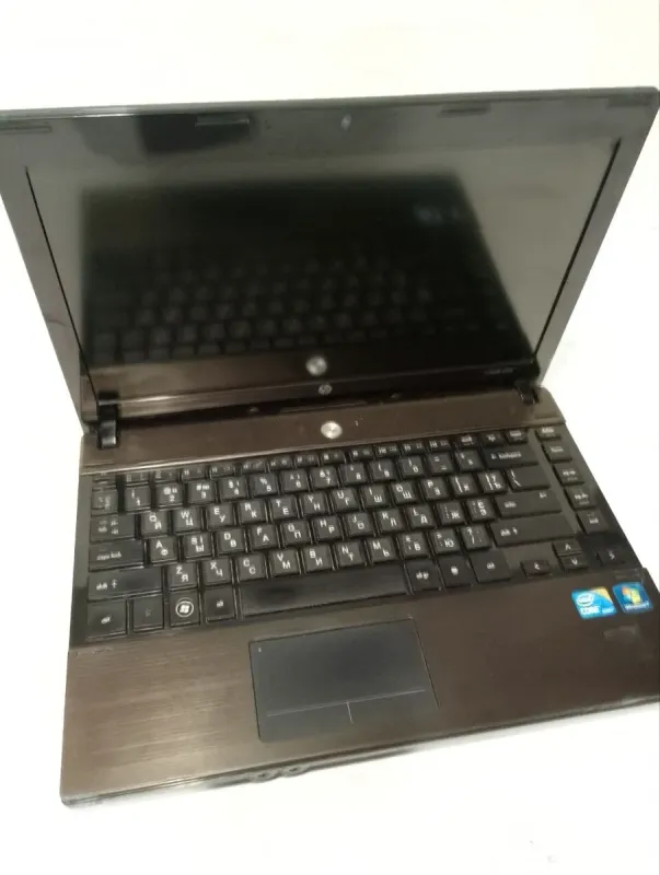 Ноутбук Б-клас HP ProBook 4320s / 13.3" (1366x768) TN / Intel Core i3-380M (2 (4) ядра по 2.53 GHz) / 4 GB DDR3 / 320 GB HDD / Intel HD Graphics / WebCam / DVD-RW / АКБ не тримає б/в - зображення 3