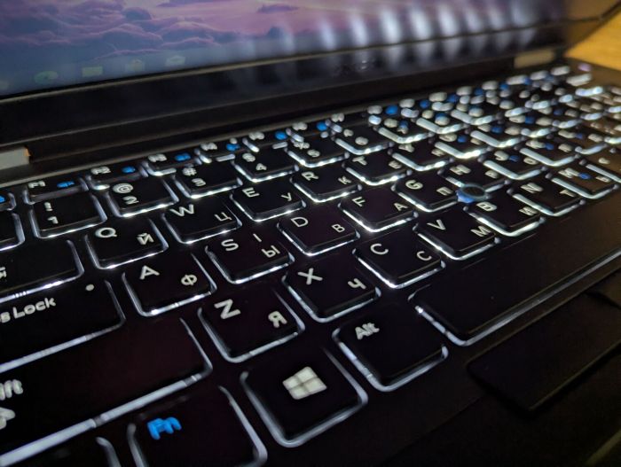 Ноутбук Б-клас Dell Latitude E5470 / 14" (1366x768) TN / Intel Core i5-6300U (2 (4) ядра по 2.4 - 3.0 GHz) / 8 GB DDR4 / 256 GB SSD / Intel HD Graphics 520 / WebCam / Windows 10 б/в - изображение 6