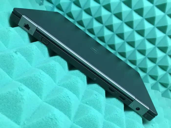 Ноутбук Б-клас Dell Latitude E5570 / 15.6" TN / Core i5-6200U (2(4) ядра по 2.3-2.8GHz) / 8GB DDR4 / 256GB SSD / HD Graphics 520 / WebCam / HDMI / Win 10 б/в - зображення 9