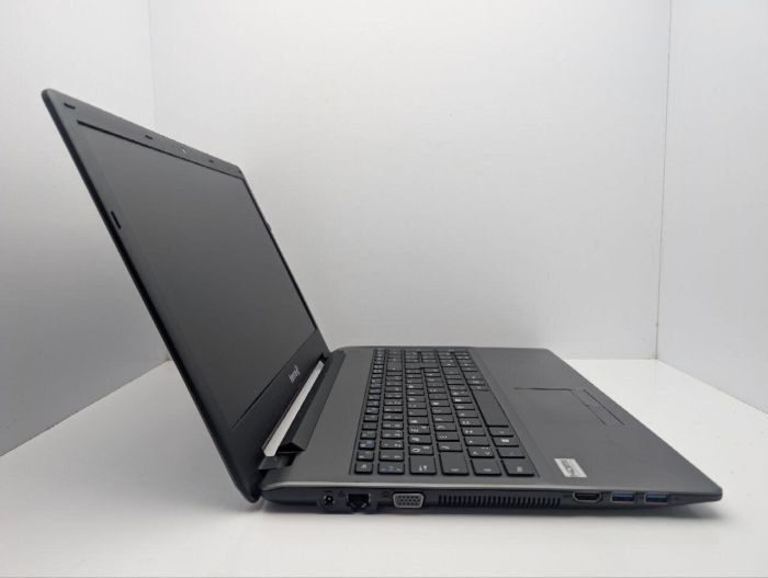 Ноутбук Terra Mobile 1513s / 15.6" (1366x768) TN / Intel Core i5-6200U (2 (4) ядра по 2.3 - 2.8 GHz) / 8 GB DDR3 / 250 GB SSD / Intel HD Graphics 520 / WebCam / DVD-ROM / АКБ не тримає б/в - зображення 4