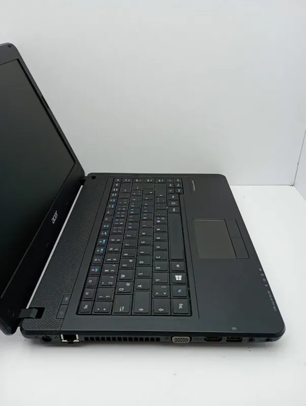 Ноутбук Acer TravelMate P243 / 14" (1366x768) TN / Intel Core i5-3210M (2 (4) ядра по 2.5 - 3.1 GHz) / 6 GB DDR3 / 320 GB HDD / Intel HD Graphics 4000 / WebCam б/в - зображення 3