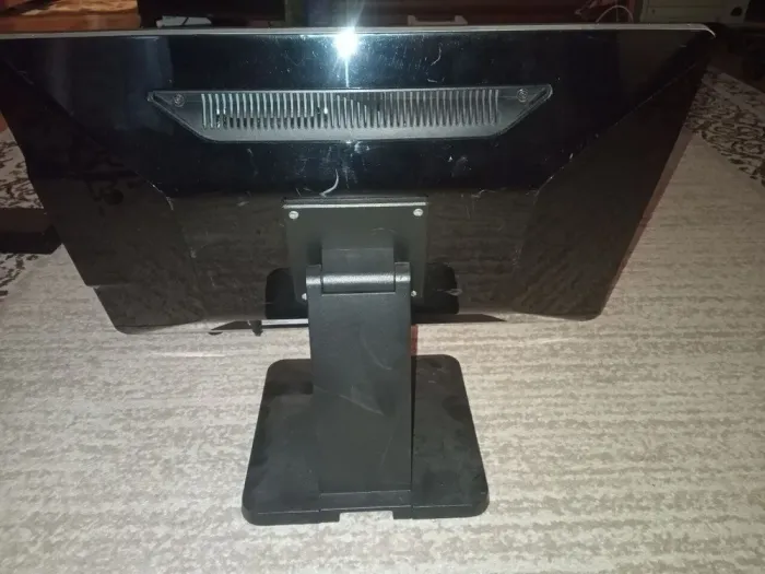 Моноблок Б-клас Terra All-in-One-PC (1009546) / 22" (1366x768) TN / Intel Core i5-6400 (4 ядра по 2.7 - 3.3 GHz) / 8 GB DDR3 / 500 GB HDD / Intel HD Graphics 530 / WebCam / DVD-RW б/в - зображення 3