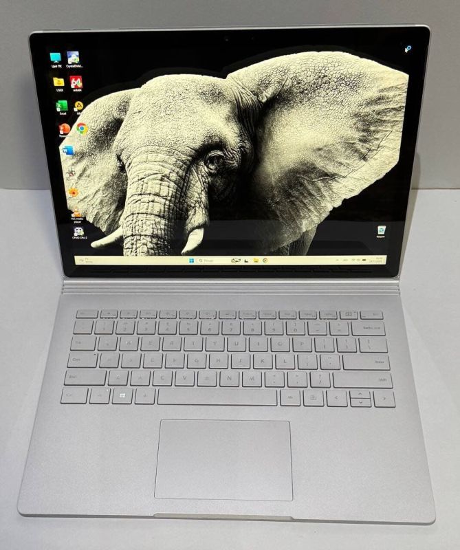 Ультрабук-трансформер Microsoft Surface Book 2 / 13.5" (3000x2000) IPS Touch / Intel Core i5-7300U (2 (4) ядра по 2.6 - 3.5 GHz) / 8 GB DDR3 / 256 GB SSD / Intel HD Graphics 620 / WebCam б/в - зображення 9