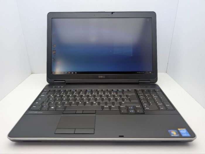 Ноутбук Dell Latitude E6540 / 15.6" (1920x1080) TN / Intel Core i7-4800MQ (4 (8) ядра по 2.7 - 3.7 GHz) / 16 GB DDR3 / 240 GB SSD / Intel HD Graphics 4600 / DVD-ROM б/в - зображення 2