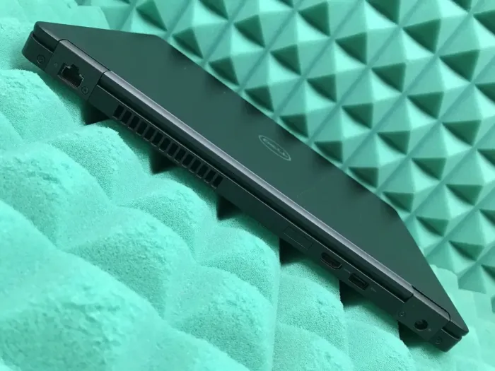 Ноутбук Б-клас Dell Latitude 5490 / 14" (1920x1080) IPS / Intel Core i5-8250U (4 (8) ядра по 1.6-3.4 GHz) / 8 GB DDR4 / 256 GB SSD M.2 / UHD Graphics 620 / WebCam / USB 3.1 / HDMI / Win 10 б/в - зображення 7