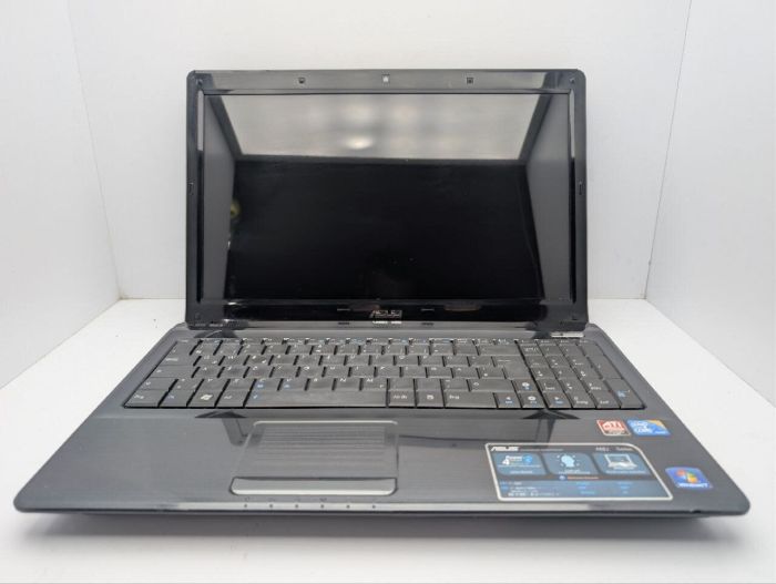 Ноутбук Asus A52J / 17.3" (1600x900) TN / Intel Core i3-350M (2 (4) ядра по 2.2 GHz) / 6 GB DDR3 / 500 GB HDD / AMD Radeon HD 5470M, 1 GB GDDR3, 64-bit / WebCam / DVD-ROM б/в - зображення 3