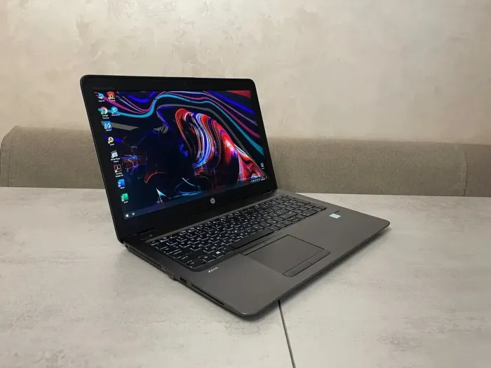 Робоча станція HP ZBook 15u G3 / 15.6" IPS / Intel Core i7-6500U (2 (4) ядра по 2.5-3.1 GHz) / 16 GB DDR4 / 256 GB SSD M.2 / FirePro W4190M, 2GB GDDR5, 128-bit / WebCam / DisplayPort б/в - зображення 4