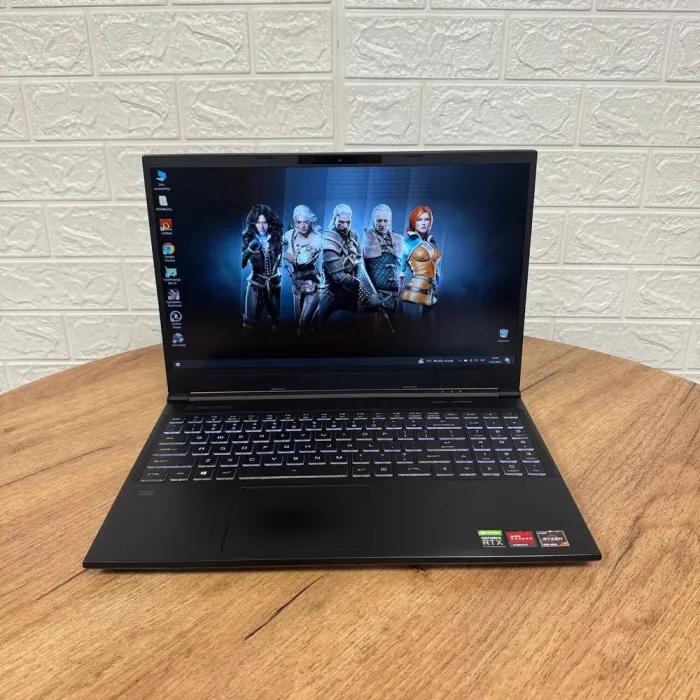 Ігровий ноутбук Б-клас Evoo Gaming Laptop 15 EG-LP7-BK / 15.6" (1920x1080) IPS / AMD Ryzen 7 4800H (8 (16) ядер по 2.9 - 4.2 GHz) / 16 GB DDR4 / 512 GB SSD / nVidia GeForce RTX 2060, 6 GB GDDR6, 192-bit / WebCam б/в - зображення 2