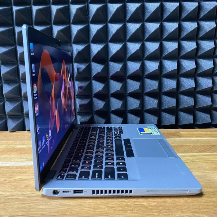Ультрабук Б-клас Dell Latitude 5411 / 14" (1920x1080) IPS / Intel Core i5-10210U (4 (8) ядра по 1.6 - 4.2 GHz) / 16 GB DDR4 / 256 GB SSD / Intel UHD Graphics / WebCam б/в - зображення 5
