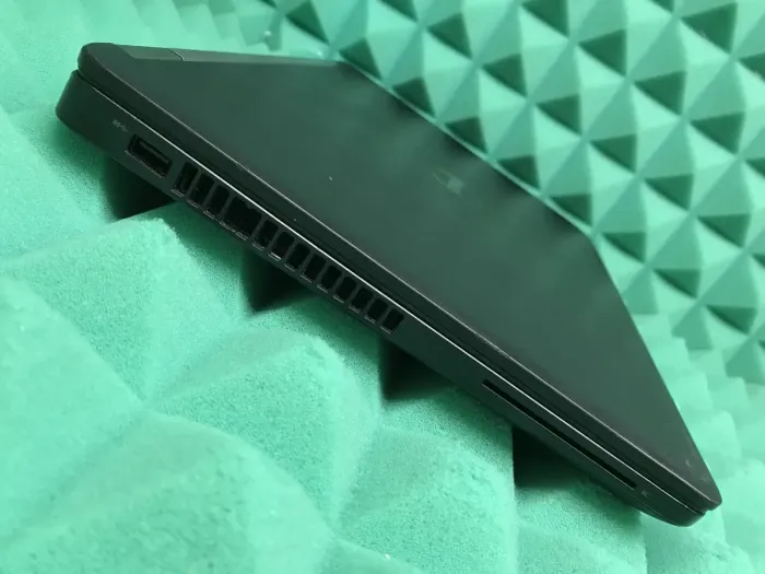 Ультрабук Б-клас Dell Latitude E5470 / 14" (1366x768) TN / Intel Core i5-6300U (2 (4) ядра по 2.4 - 3.0 GHz) / 8 GB DDR4 / 128 GB SSD / Intel HD Graphics 520 / WebCam / USB 3.0 / HDMI / Windows 11 б/в - зображення 7