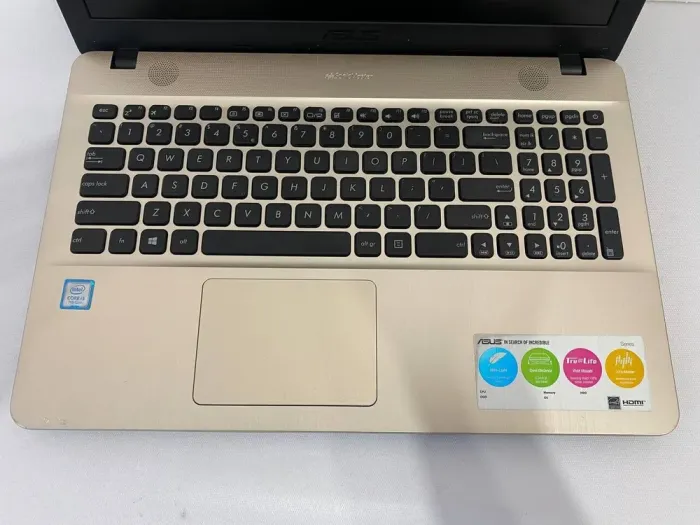 Ноутбук Asus R541U / 15.6" (1920x1080) TN / Intel Core i3-7100U (2 (4) ядра по 2.4 GHz) / 8 GB DDR4 / 128 GB SSD / Intel HD Graphics 620 / WebCam / DVD-ROM б/в - зображення 4