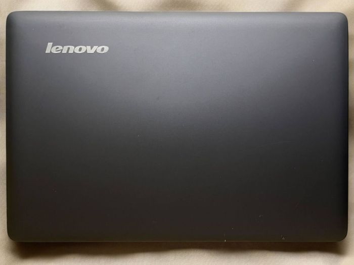Ноутбук Lenovo IdeaPad U310 / 13,3" (1366x768) TN / Intel Core i3-2365M (2 (4) ядра по 1,4 ГГц) / 4 ГБ DDR3 / 128 ГБ SSD / Intel HD Graphics 3000 / WebCam / АКБ не працює б/в - зображення 3