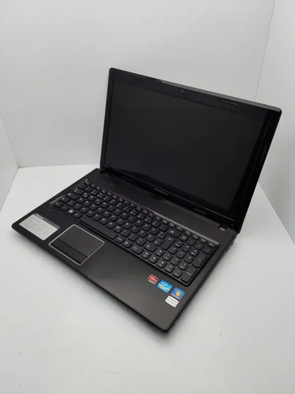 Ноутбук Lenovo G570 / 15.6" (1366x768) TN / Intel Core i5-2450M (2 (4) ядра по 2.5 - 3.1 GHz) / 6 GB DDR3 / 500 GB HDD / AMD Radeon HD 6400M, 1 GB DDR3, 64-bit / WebCam б/в - зображення 4